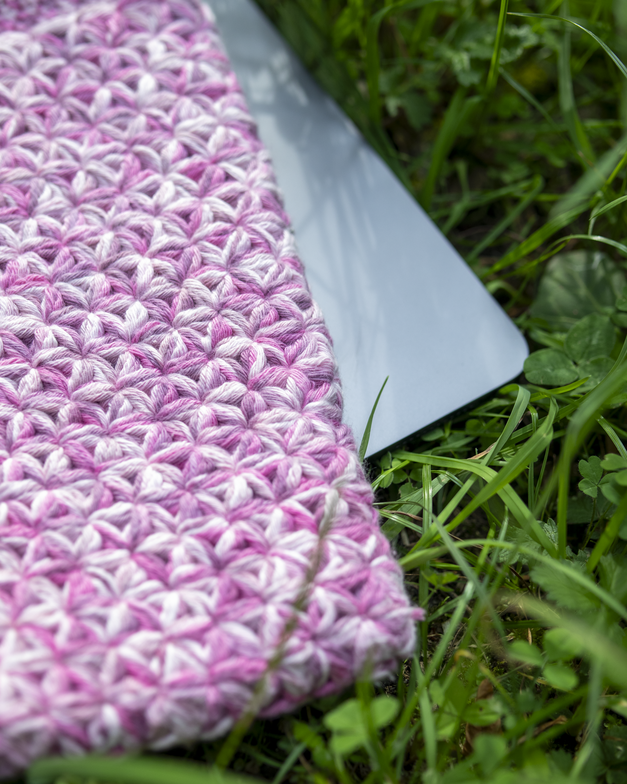iPad-Hülle im Jasmin-Muster – Bild 3